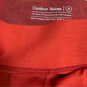 Outdoor Voices Techsweat Core Leggings 7/8 red multi medium